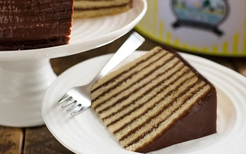 How many layers are in a smith island cake?